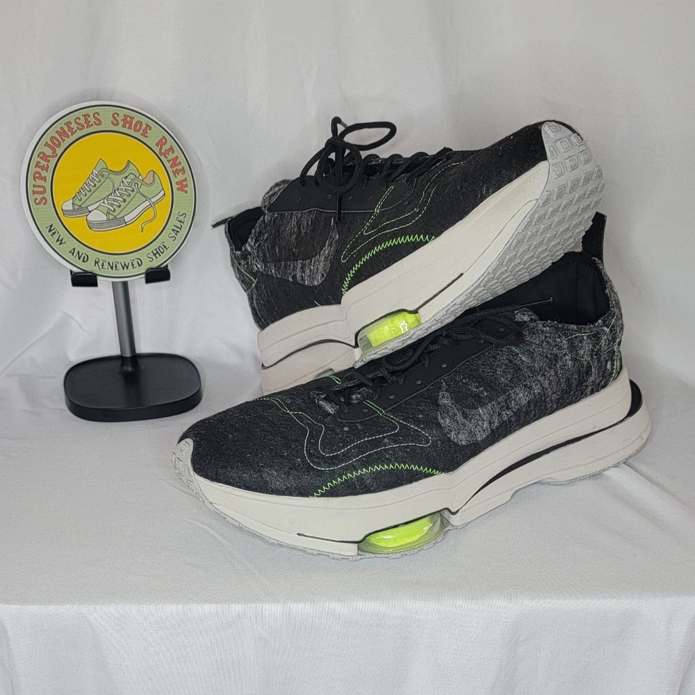 Men's Nike Air Zoom-Type Black/White/Electric Green, size 15, great condition